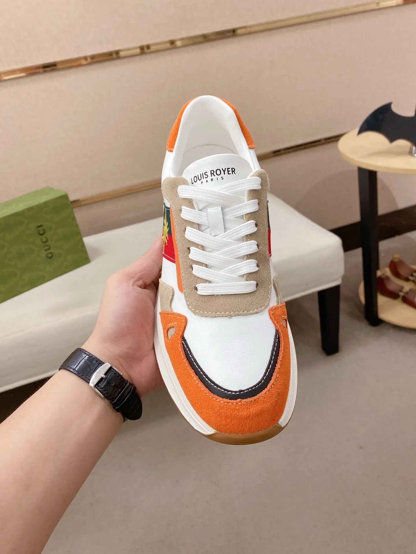 Men's shoes 💰 420💰🇮🇹🇮🇹GUCCI (Gucci) top 🔍🔍 new models are on sale at the same time, uppers 🇮🇹 imported first-layer cowhide from Italy. Fully imported genuine leather lining💪💪, completely 1⃣️ to 1⃣️🇮🇹💪💪, ⚠Sole: Original sole provided by the original factory, exclusive movable molded sole super comfortable, ⚠Original factory single goods, 🔍🔍high quality, you can come in and out at will, welcome to compare⚠. Code number:38-44